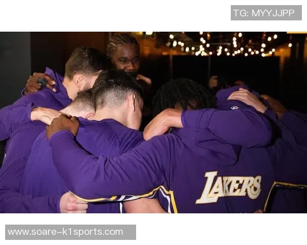 湖人108-125太阳 球员点评：艾顿优异，4人及格，4人崩盘